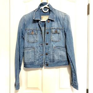 Denim jacket with pockets